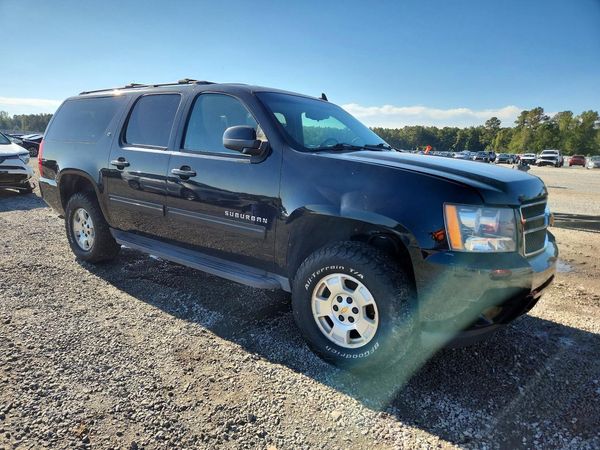2012 CHEVROLET SUBURBAN LT — Passenger 3/4