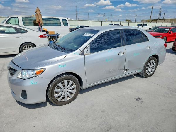 2013 TOYOTA COROLLA — Front 3/4