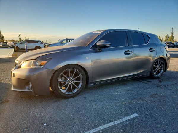 2013 LEXUS CT 200 200h — Front 3/4