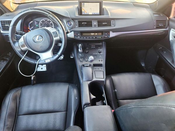 2013 LEXUS CT 200 200h — CKPT