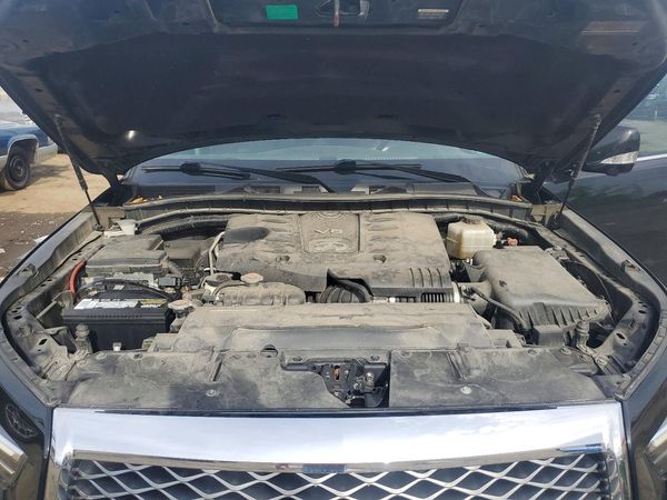 2019 INFINITI QX80 — Engine bay