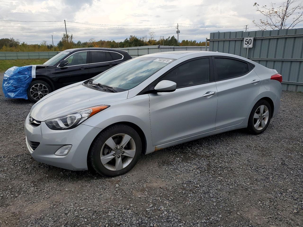 2013 HYUNDAI ELANTRA — Front 3/4