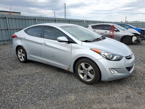 2013 HYUNDAI ELANTRA — Passenger 3/4