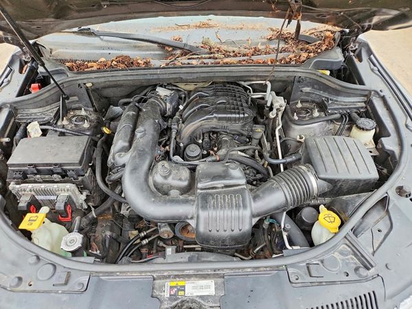2014 DODGE DURANGO SXT — Engine bay