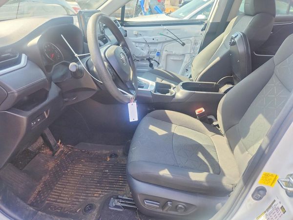 2021 TOYOTA RAV4 XLE — DENT