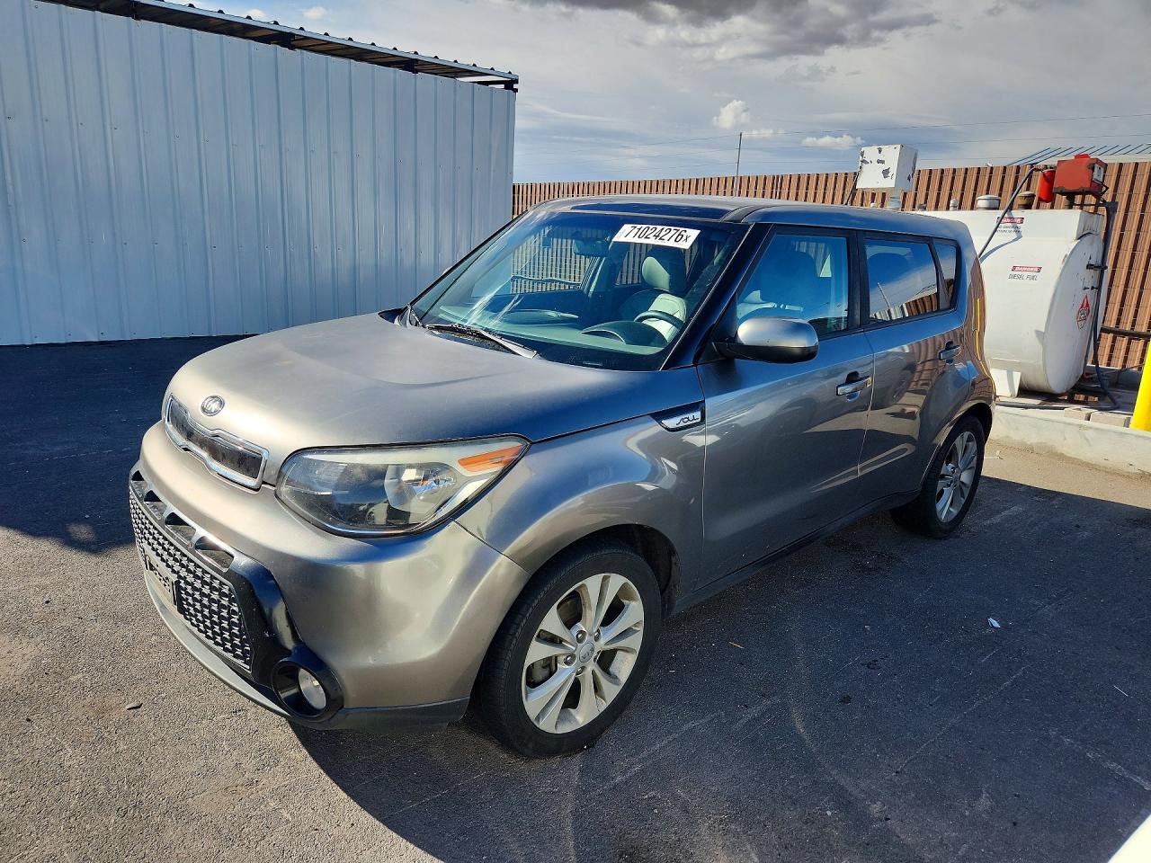 2016 KIA SOUL Exclaim — Front 3/4