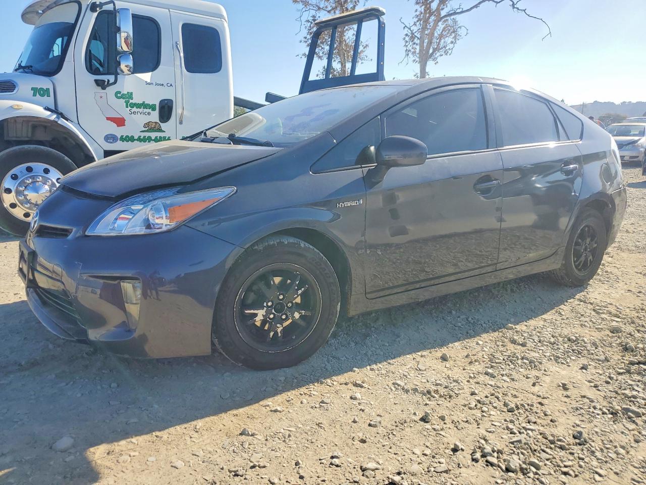 2013 TOYOTA PRIUS — Front 3/4