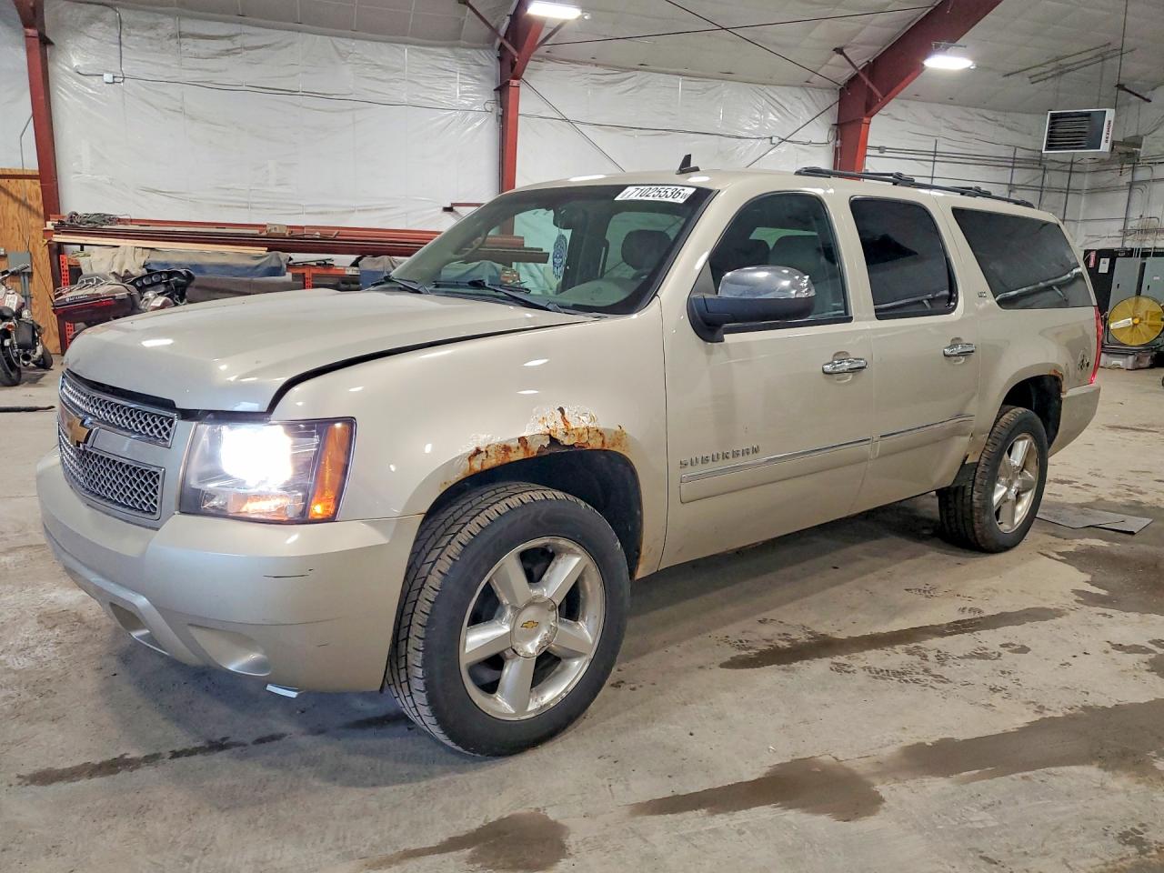 2013 CHEVROLET SUBURBAN LTZ — Front 3/4