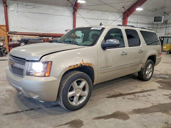 2013 CHEVROLET SUBURBAN LTZ — Front 3/4