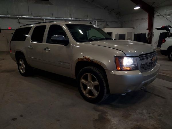2013 CHEVROLET SUBURBAN LTZ — Passenger 3/4