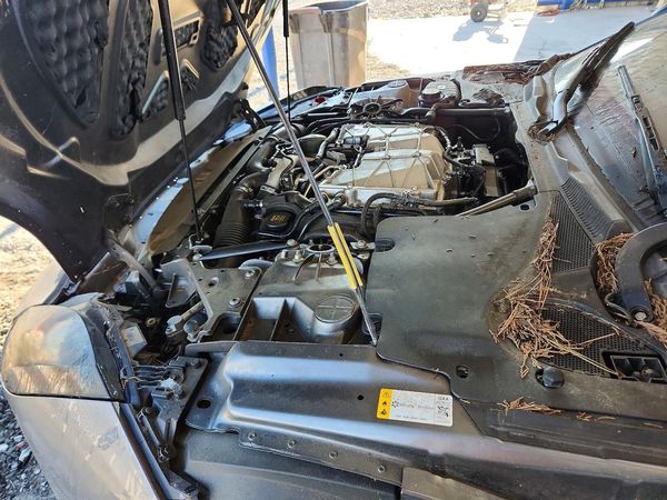 2017 JAGUAR F-TYPE — Engine bay