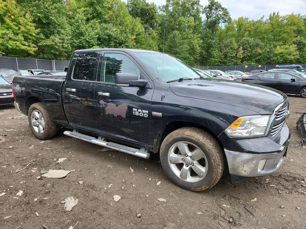 2015 RAM 1500 SLT — Passenger 3/4