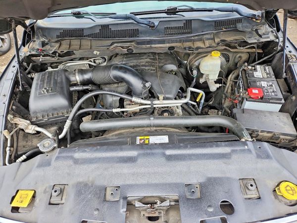 2015 RAM 1500 SLT — Engine bay