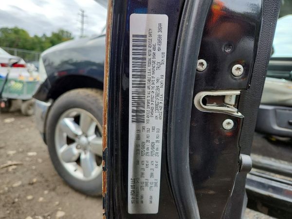 2015 RAM 1500 SLT — VINS