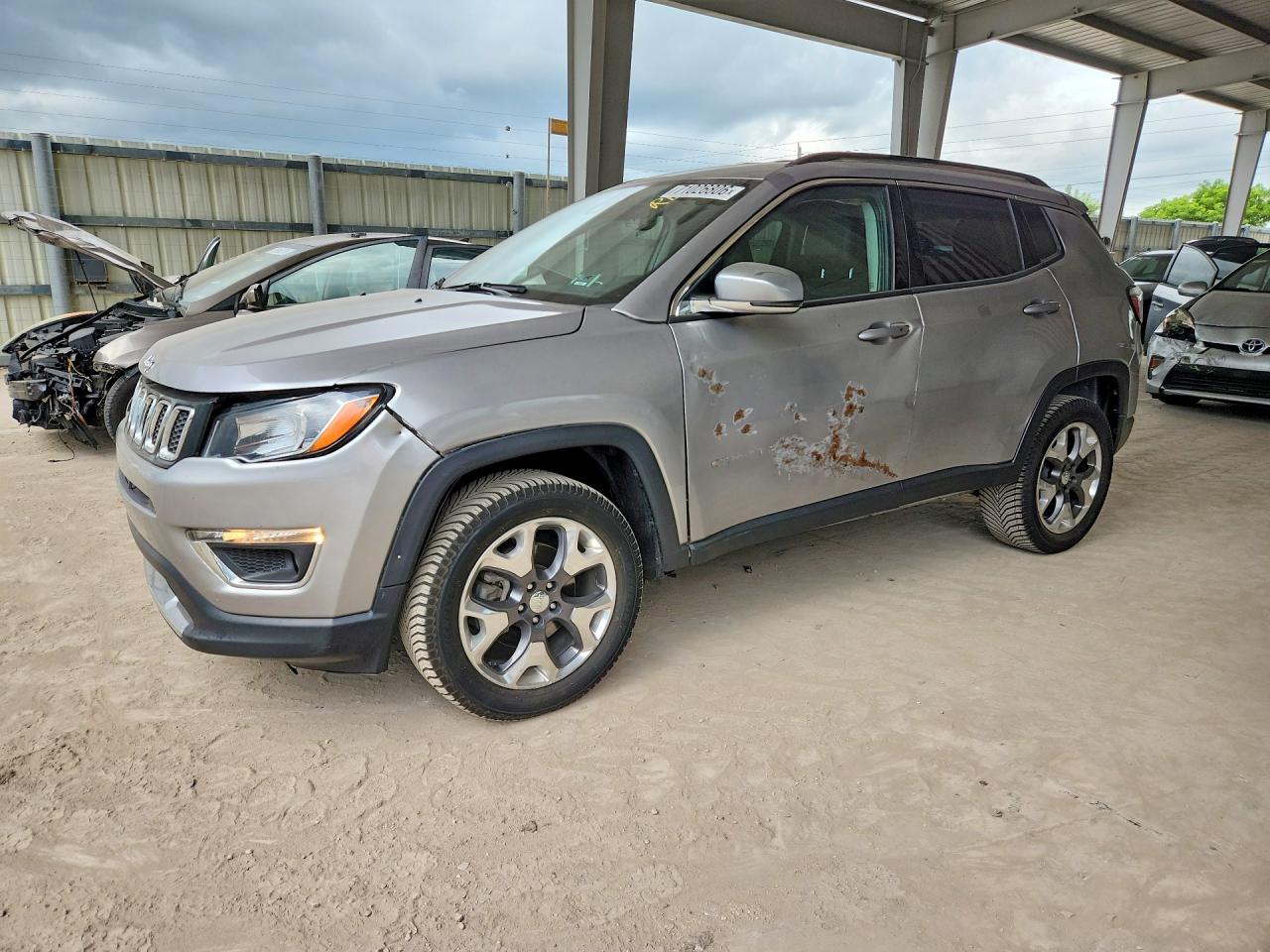 2021 JEEP COMPASS Limited — Front 3/4