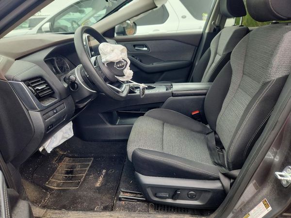 2022 NISSAN ROGUE SV — DENT