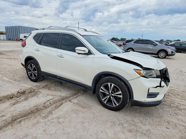 2019 NISSAN ROGUE — Passenger 3/4