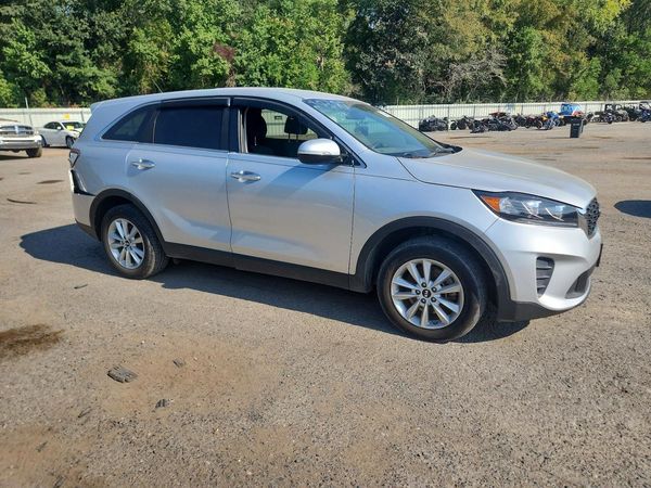 2020 KIA SORENTO L, LX, S — Passenger 3/4