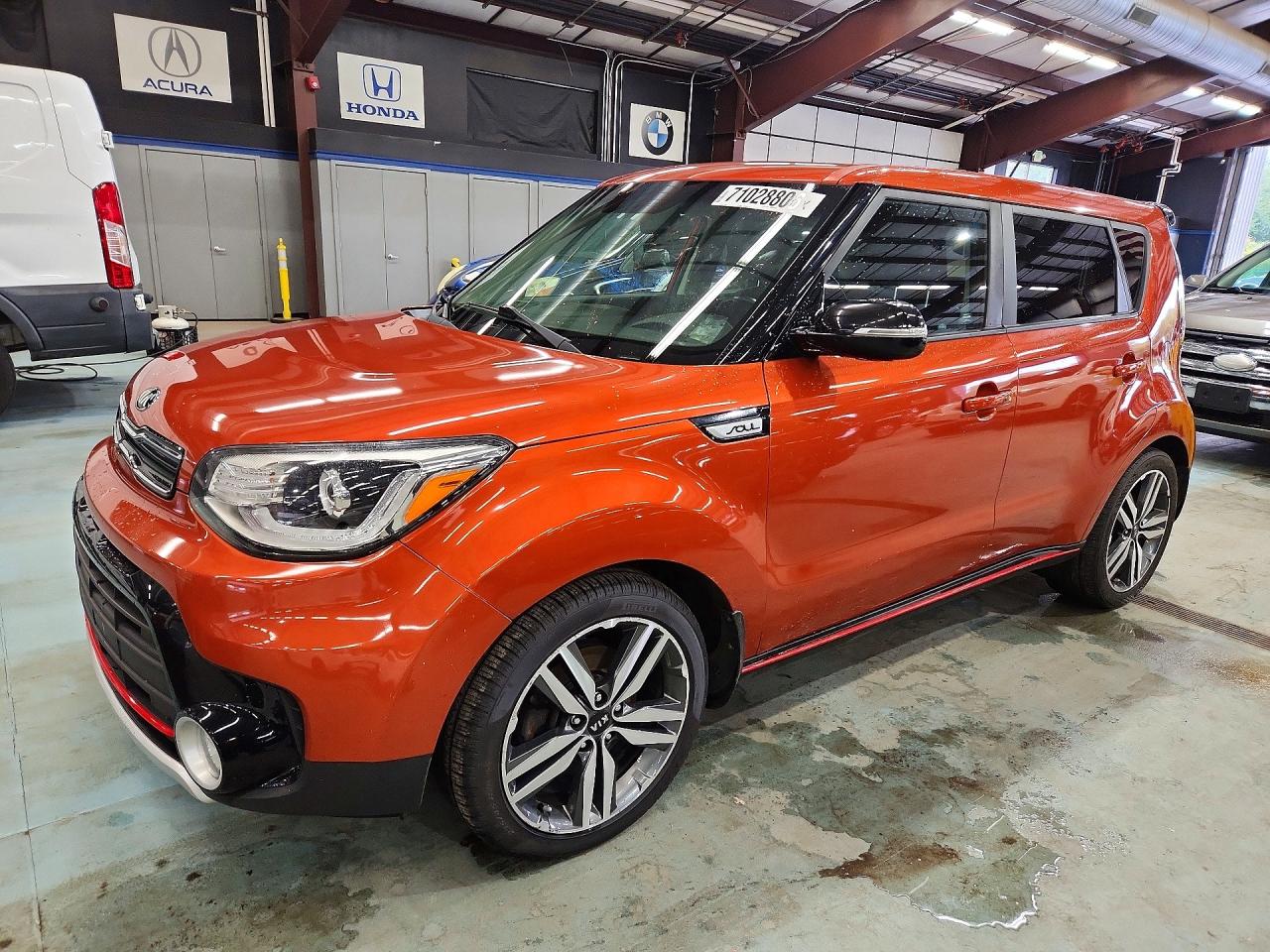 2018 KIA SOUL Exclaim — Front 3/4