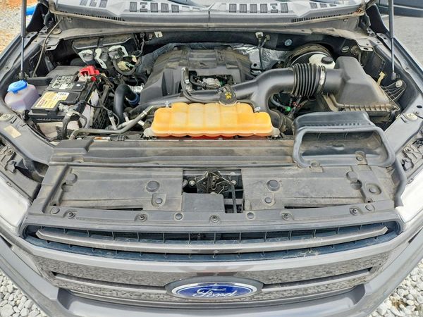 2018 FORD F150 — Engine bay