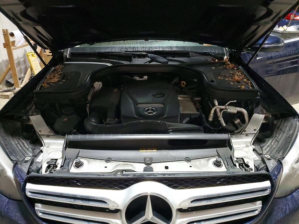 2019 MERCEDES-BENZ GLC GLC 300-4M — Engine bay