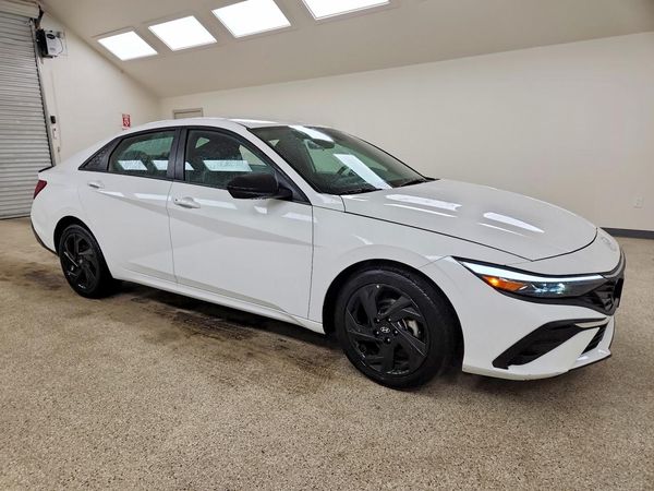 2026 HYUNDAI ELANTRA — Passenger 3/4