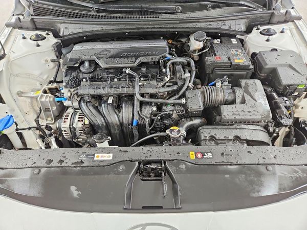 2026 HYUNDAI ELANTRA — Engine bay