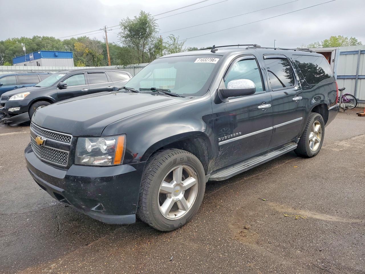 2013 CHEVROLET SUBURBAN LTZ — Front 3/4
