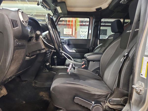 2015 JEEP WRANGLER UNLIMITED Rubicon — DENT