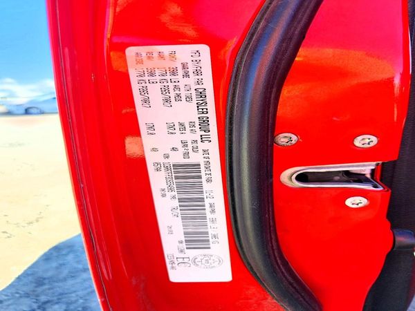 2013 RAM 1500 ST — VINS