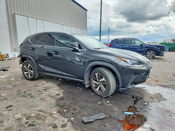 2018 LEXUS NX 300 — Passenger 3/4