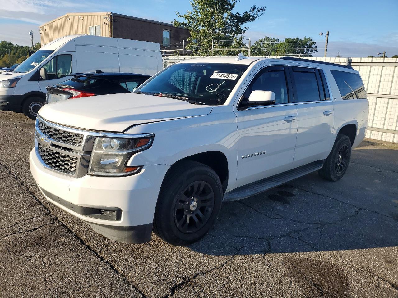 2019 CHEVROLET SUBURBAN LT — Front 3/4