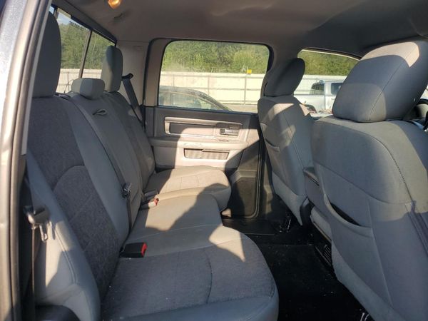 2016 RAM 1500 SLT