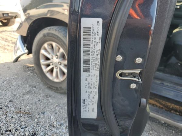 2016 RAM 1500 SLT
