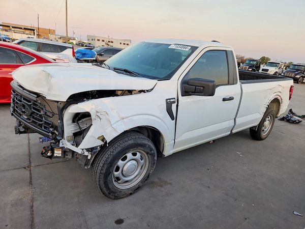2025 FORD F150 XL — Front 3/4