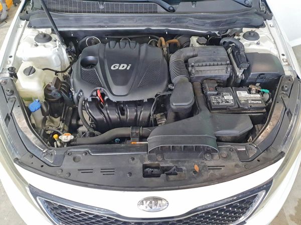 2014 KIA OPTIMA 2.4 EX STD/Premium /Tech — Engine bay