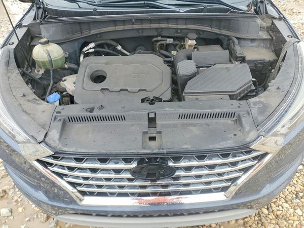 2019 HYUNDAI TUCSON — Engine bay