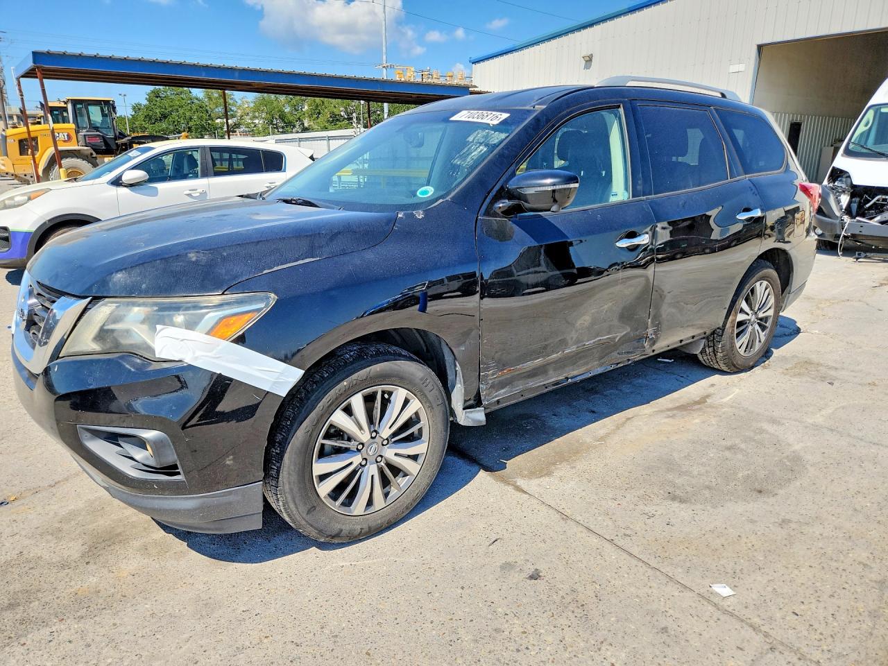 2019 NISSAN PATHFINDER — Front 3/4