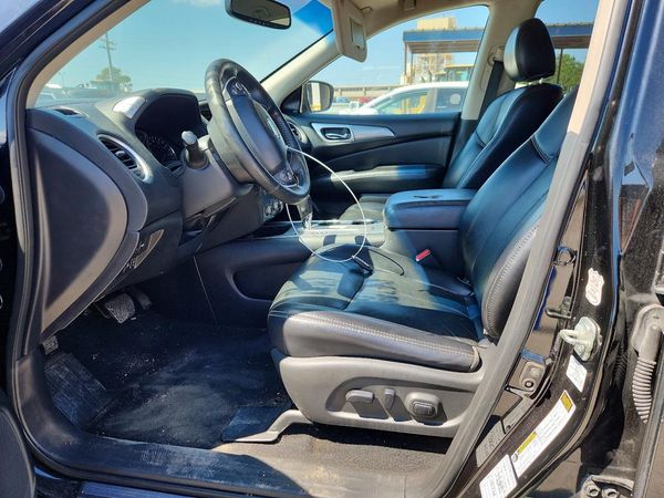 2019 NISSAN PATHFINDER — DENT