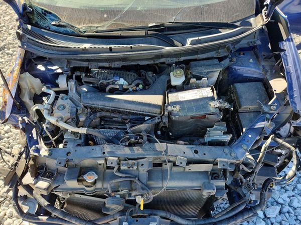 2018 NISSAN ROGUE — Engine bay