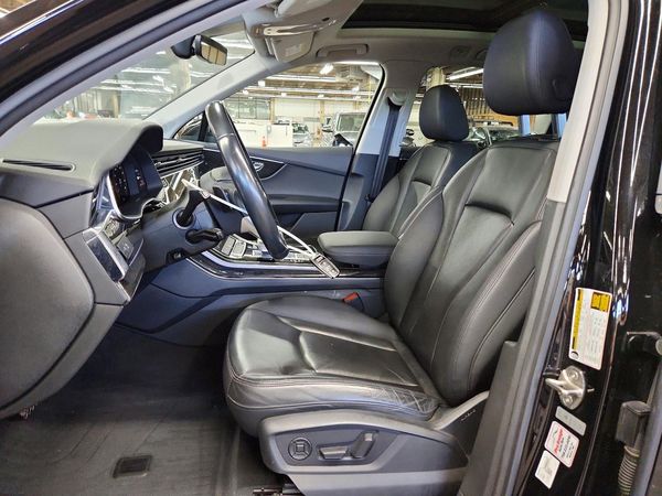 2021 AUDI Q7 quattro Premium Plus — DENT