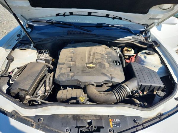 2015 CHEVROLET CAMARO 1LT — Engine bay