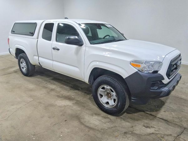 2022 TOYOTA TACOMA SR5 — Passenger 3/4