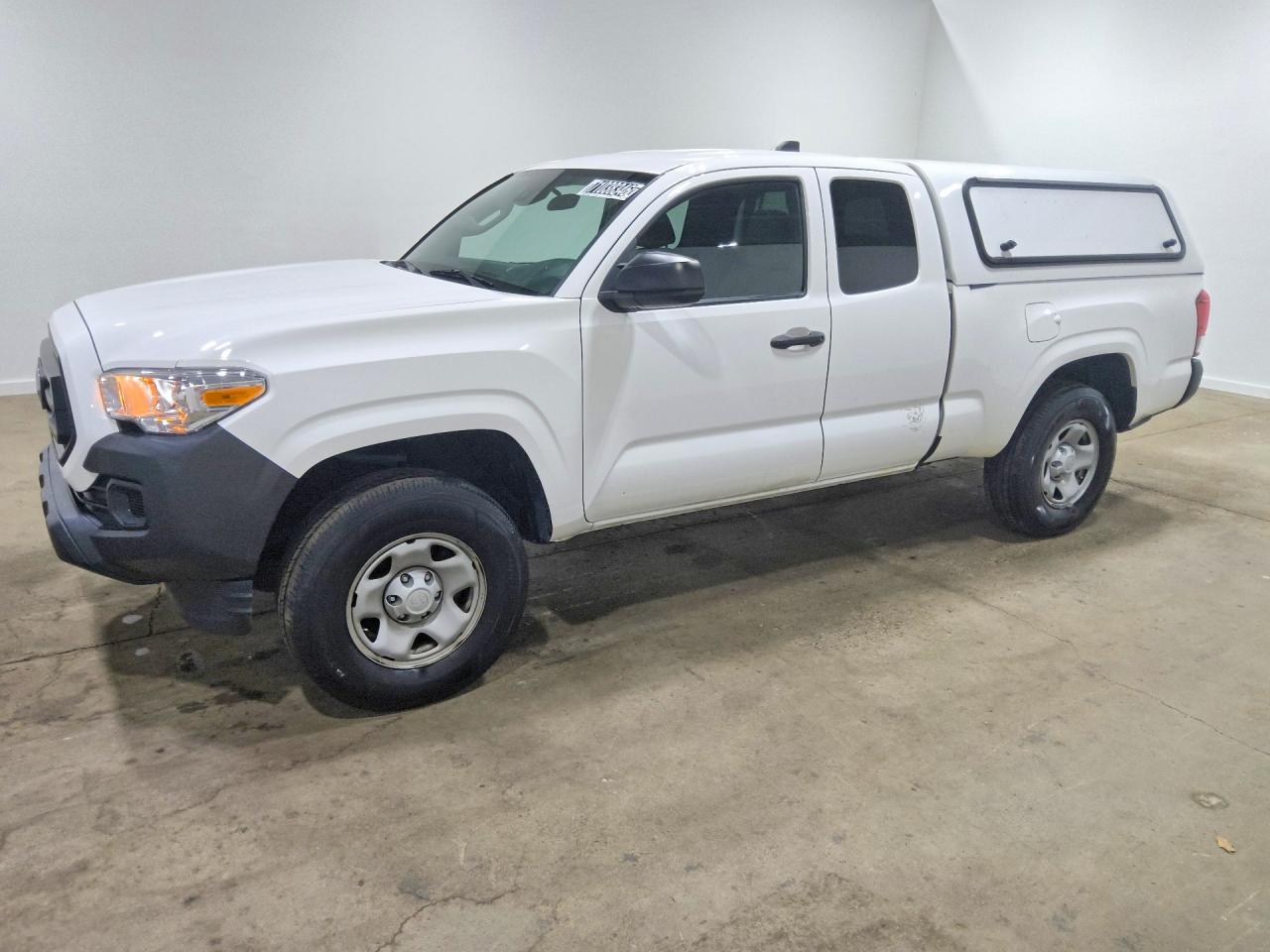 2022 TOYOTA TACOMA SR5 — Front 3/4