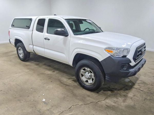 2022 TOYOTA TACOMA SR5 — Passenger 3/4