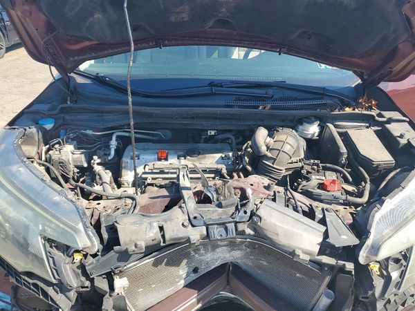 2014 HONDA CRV EX-L — Engine bay