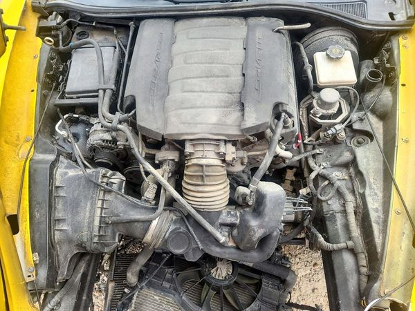 2014 CHEVROLET CORVETTE Z51 2LT — Engine bay
