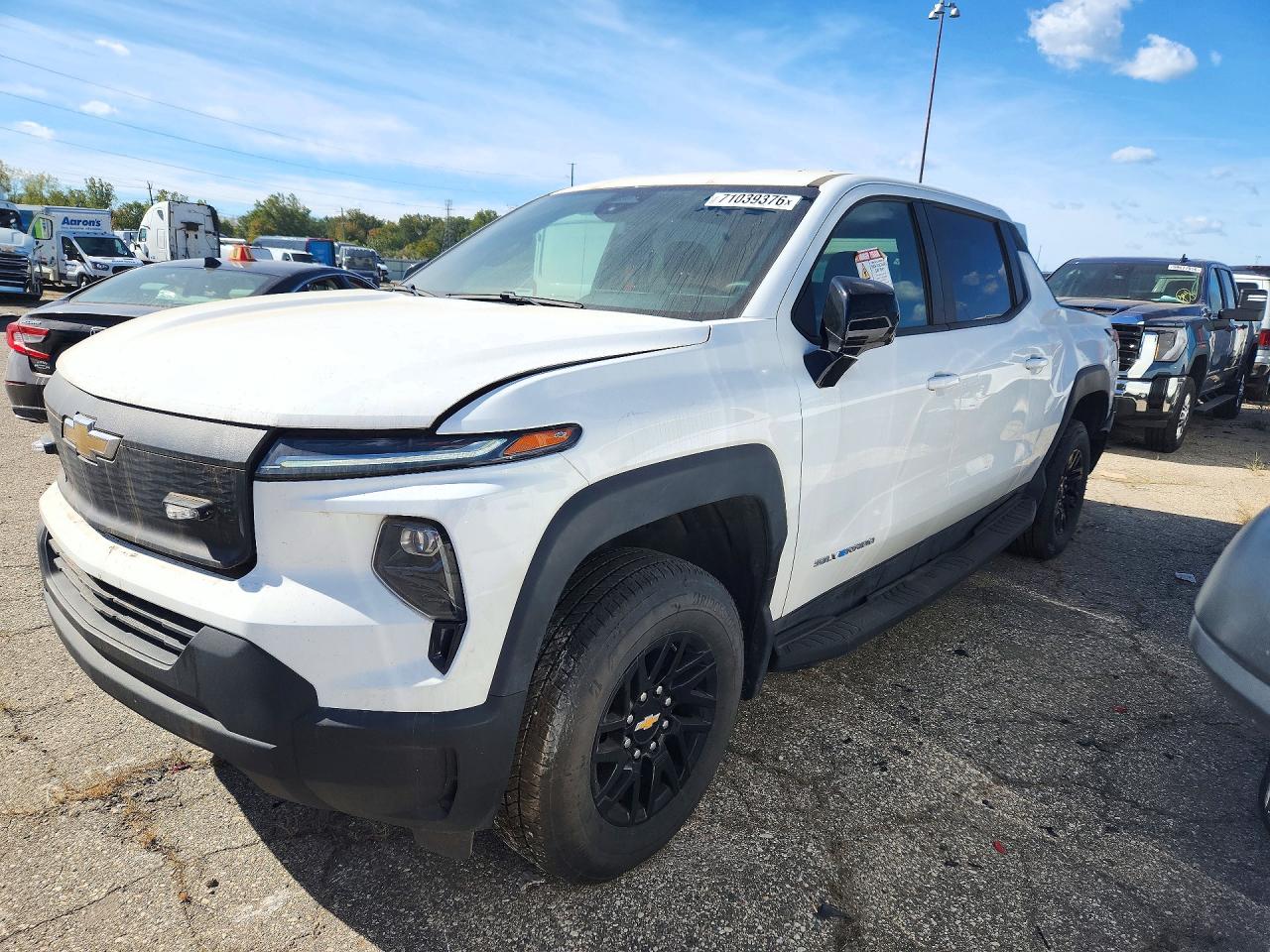 2024 CHEVROLET SILVERADO Work Truck (4WT) — Front 3/4