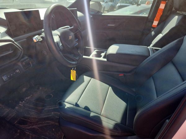 2024 CHEVROLET SILVERADO Work Truck (4WT) — DENT