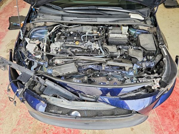 2025 TOYOTA COROLLA LE — Engine bay